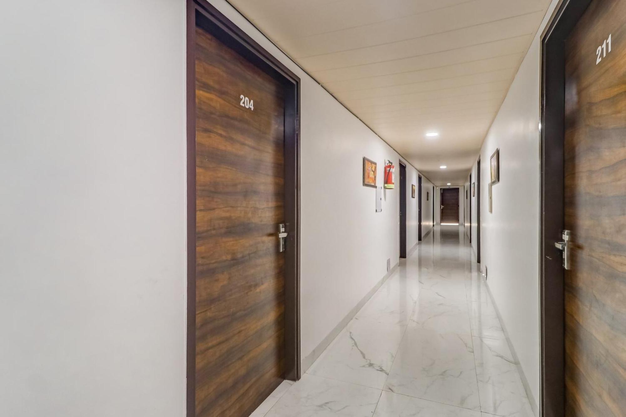 Hotel Townhouse à Ludhiana Extérieur photo